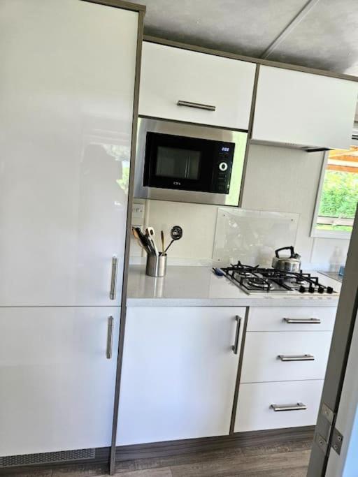 Veluwe Feel Good Villa เอเปอ ภายนอก รูปภาพ